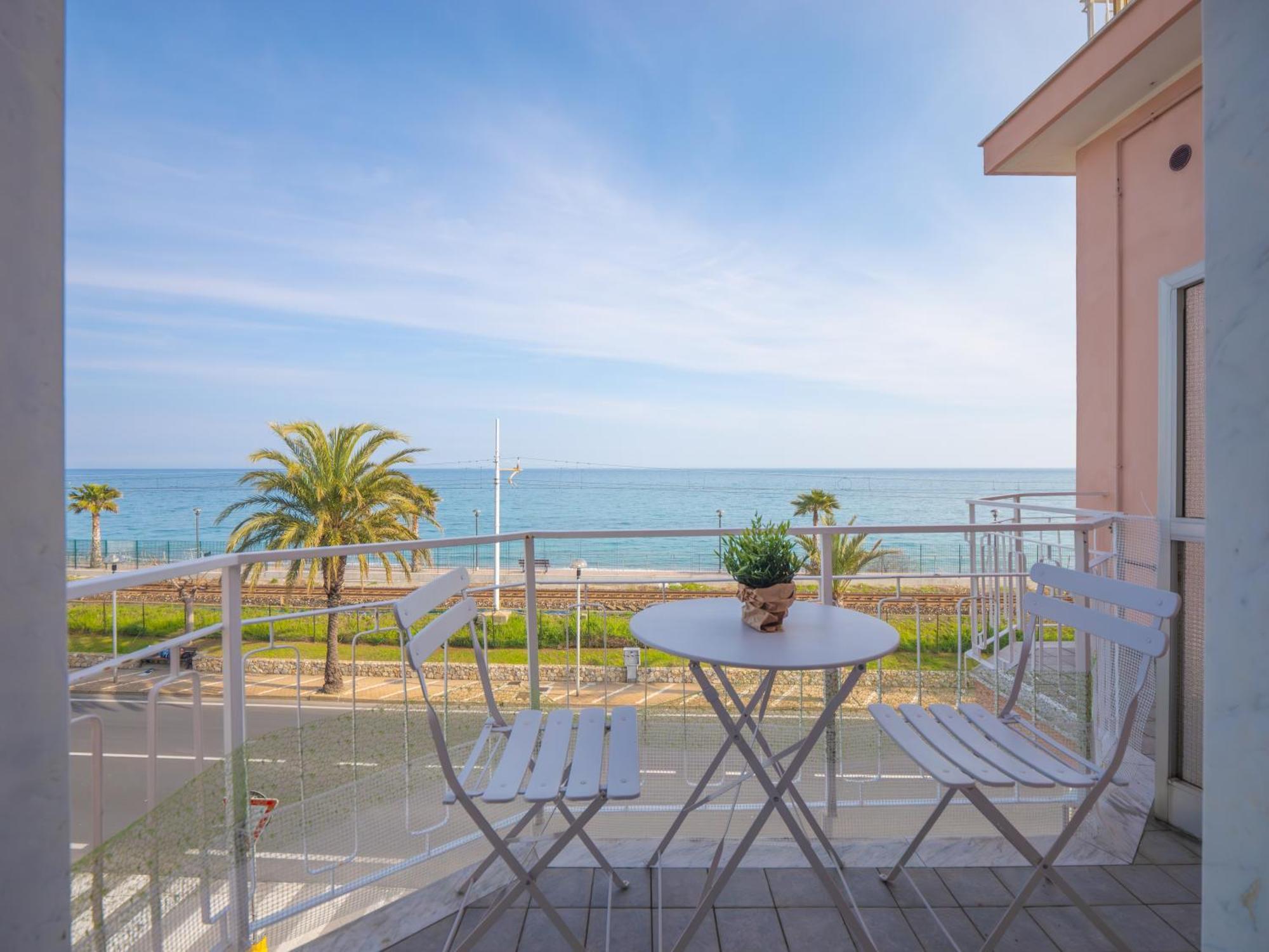 Apartment Babyaccommodation Family Panoramic Iii Pietra Ligure