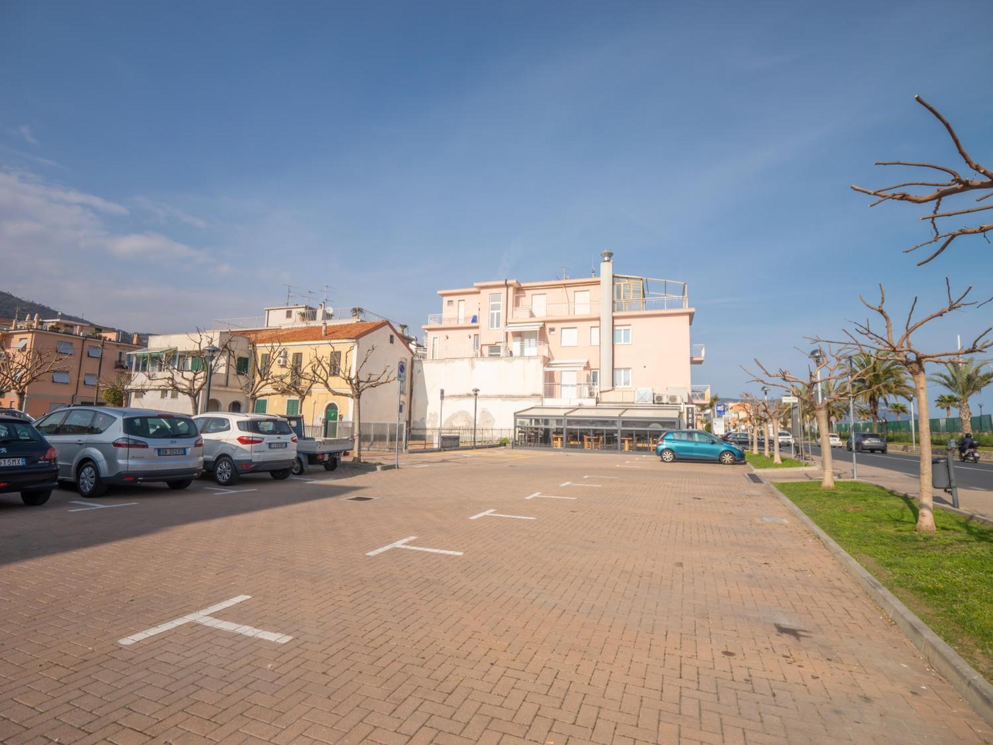 Babyaccommodation Family Panoramic Iii * Pietra Ligure