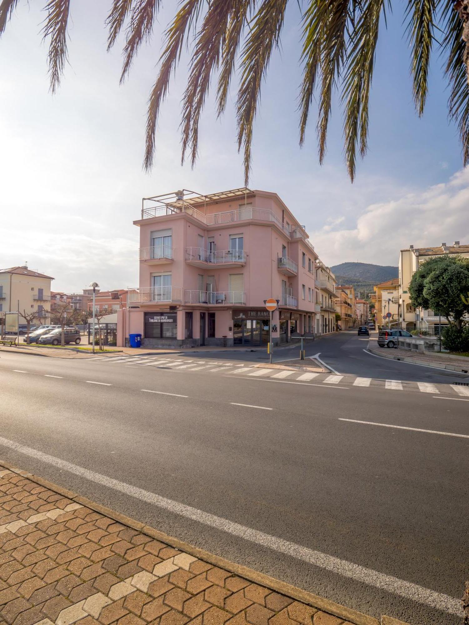 Babyaccommodation Family Panoramic Iii * Pietra Ligure